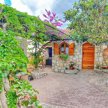 Maja Kanica Rogoznica (Sibenik-Knin)