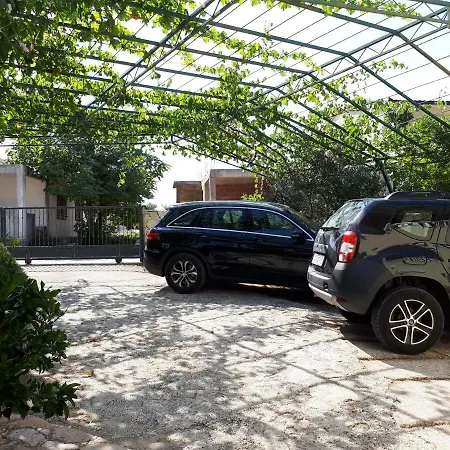 Maja Kanica * Rogoznica (Sibenik-Knin)