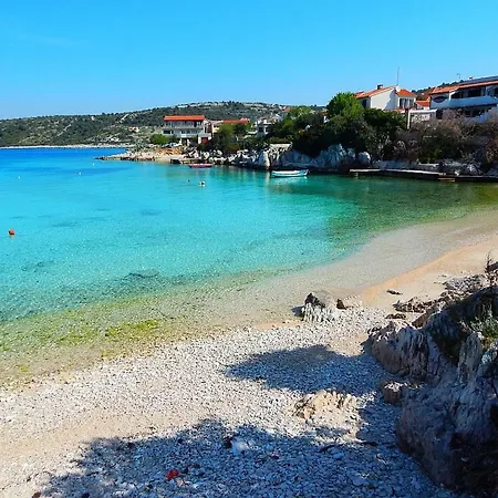 Maja Kanica * Rogoznica (Sibenik-Knin)