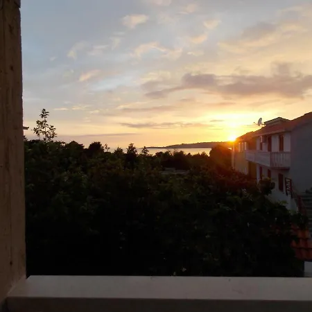 Maja Kanica * Rogoznica (Sibenik-Knin)