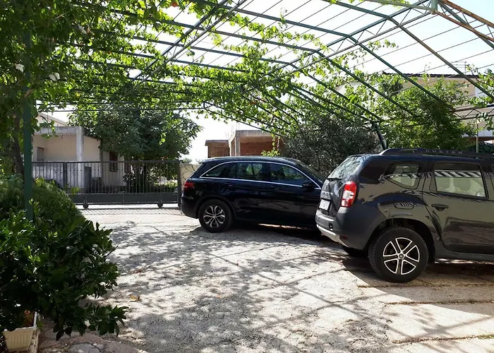 Maja Kanica * Rogoznica (Sibenik-Knin)