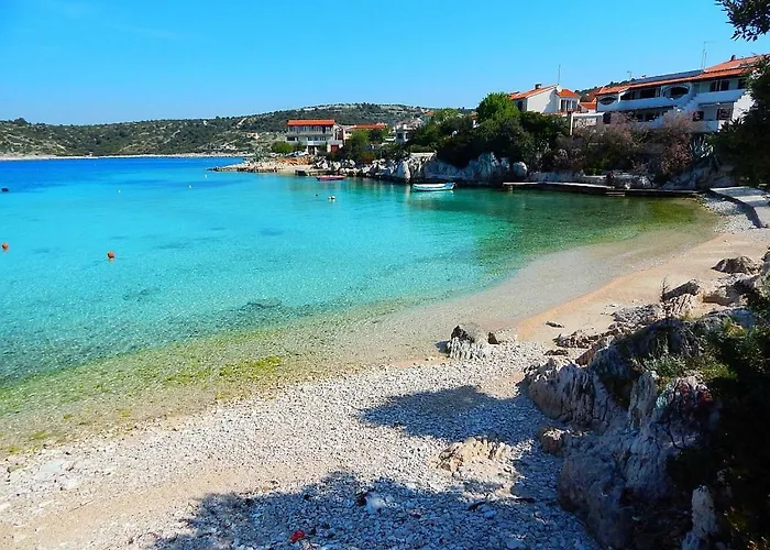 Maja Kanica * Rogoznica (Sibenik-Knin)