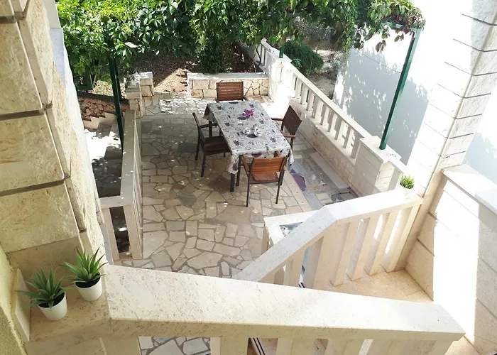 Maja Kanica * Rogoznica (Sibenik-Knin)